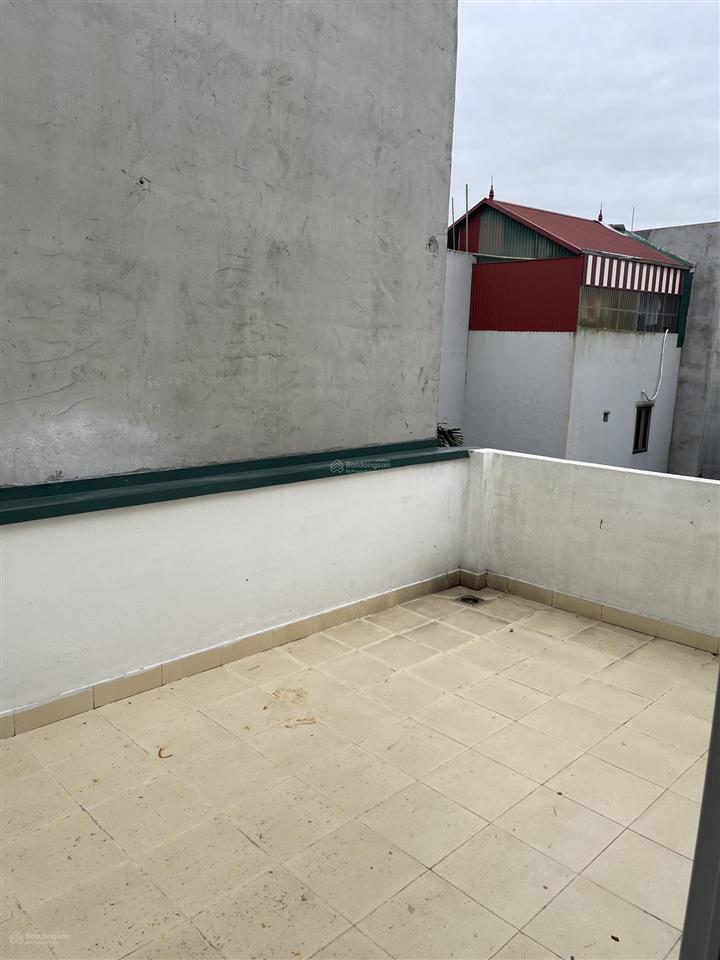 Bán nhà yên sơn quốc oai  40m2 x 3 tầng, gần đại lộ thăng long. giá bán 2,5 tỷ