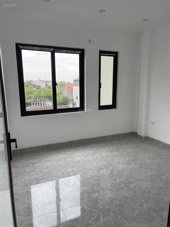 Bán nhà yên sơn quốc oai  40m2 x 3 tầng, gần đại lộ thăng long. giá bán 2,5 tỷ