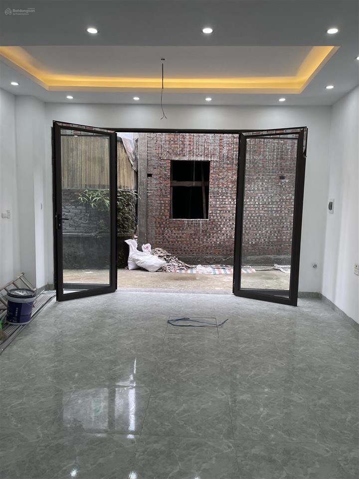 Bán nhà yên sơn quốc oai  40m2 x 3 tầng, gần đại lộ thăng long. giá bán 2,5 tỷ