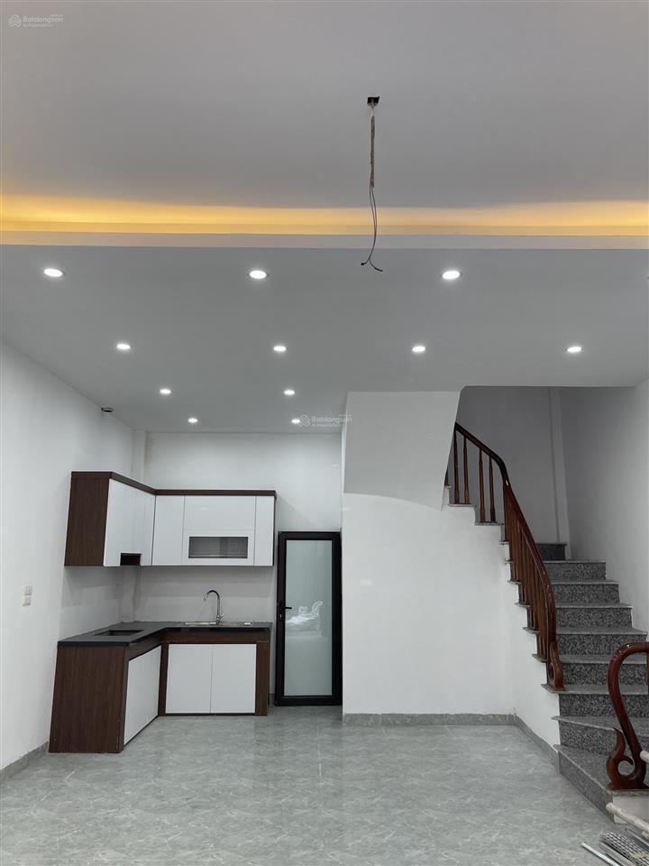 Bán nhà yên sơn quốc oai  40m2 x 3 tầng, gần đại lộ thăng long. giá bán 2,5 tỷ