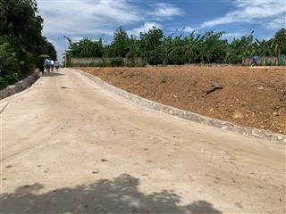 Chính chủ bán mảnh đất view hồ suối hai. view sân gôn . dt hơn 700m2 . mt hơn 20m