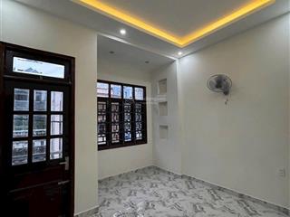 Bán nhà 2 tầng hẻm xe hơi trung tâm q7. dt 4 x 13. vị trí đẹp, sổ mới hoàn công nghiêm đầy đủ .