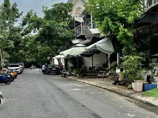 Bán nhà 5x19m mặt tiền đường kinh doanh sát chợ phú thuận trung tâm q7 cách q1 chỉ 7 phút.