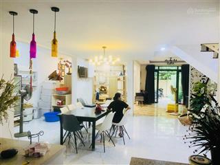 Bán nhà ngộp 3 tầng 8x18m đường nguyễn thị thập trung tâm q7 cách q1 chỉ 5 phút duy chuyển.