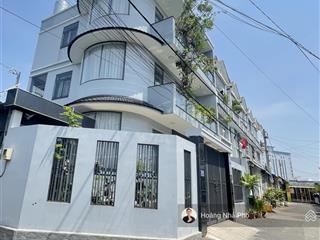 Dành cho khách tìm nhà an cư, nhà 3 tầng, khu phân lô, ngang 4m, hẻm 6m