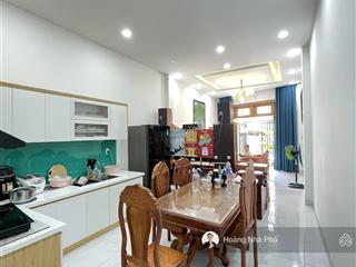 Cho thuê nhà 3 tầng  hẻm 450 nguyễn xiển, long thạnh mỹ, q9  12tr/th