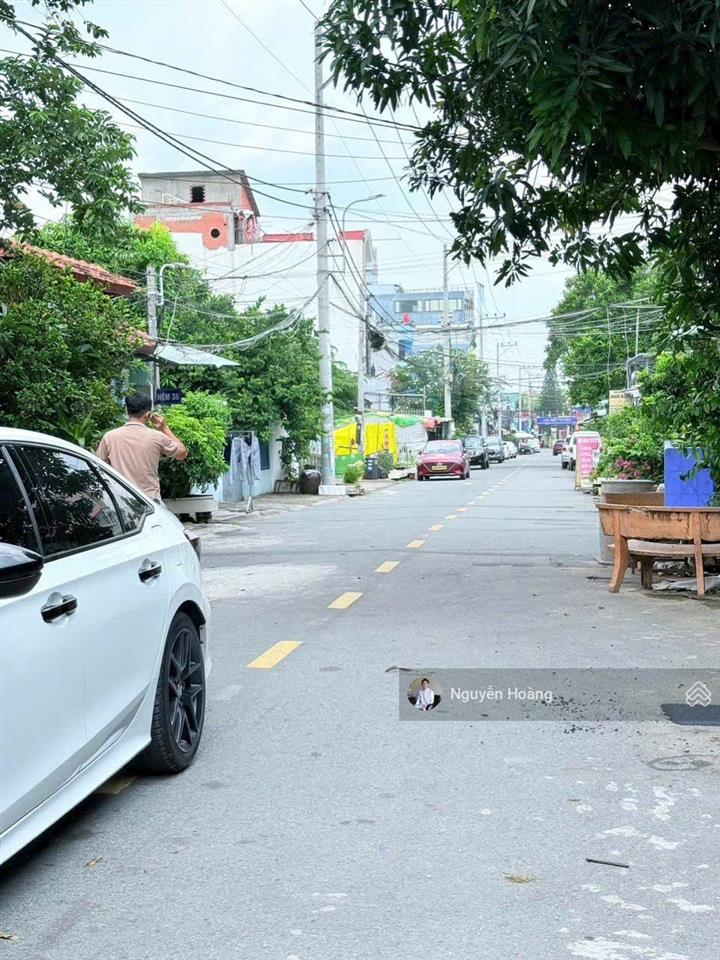 Đất mặt tiền đường  ngã 3 lê văn việt/hhn  750m2  ngang 10m  cpxd 7 tầng  không qh/lg