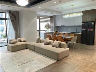 Tìm chủ xứng tầm cho căn góc hoa hậu tòa r2 royalcity. dt 180m3 ngủ 3vs.ful nội thất . 0973 615 ***