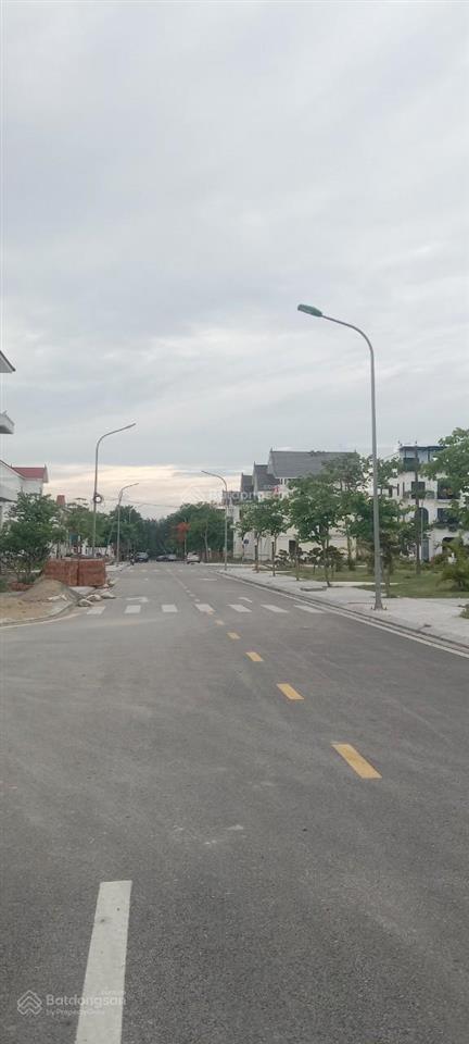 8,x tỷ căn nhà vườn  dt 10x175 = 175m2  khu nghỉ dưỡng cửa lò beach villa  đối diện vin wonder