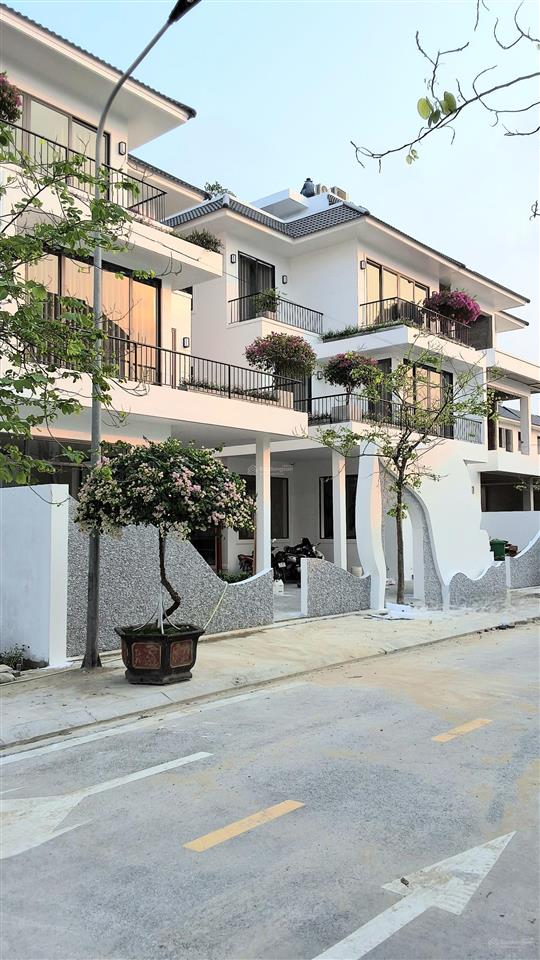 8,x tỷ căn nhà vườn  dt 10x175 = 175m2  khu nghỉ dưỡng cửa lò beach villa  đối diện vin wonder