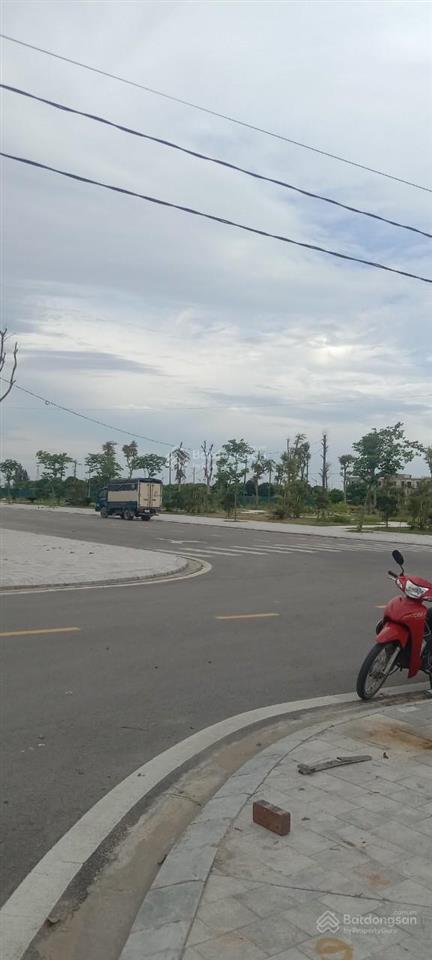 8,x tỷ căn nhà vườn  dt 10x175 = 175m2  khu nghỉ dưỡng cửa lò beach villa  đối diện vin wonder