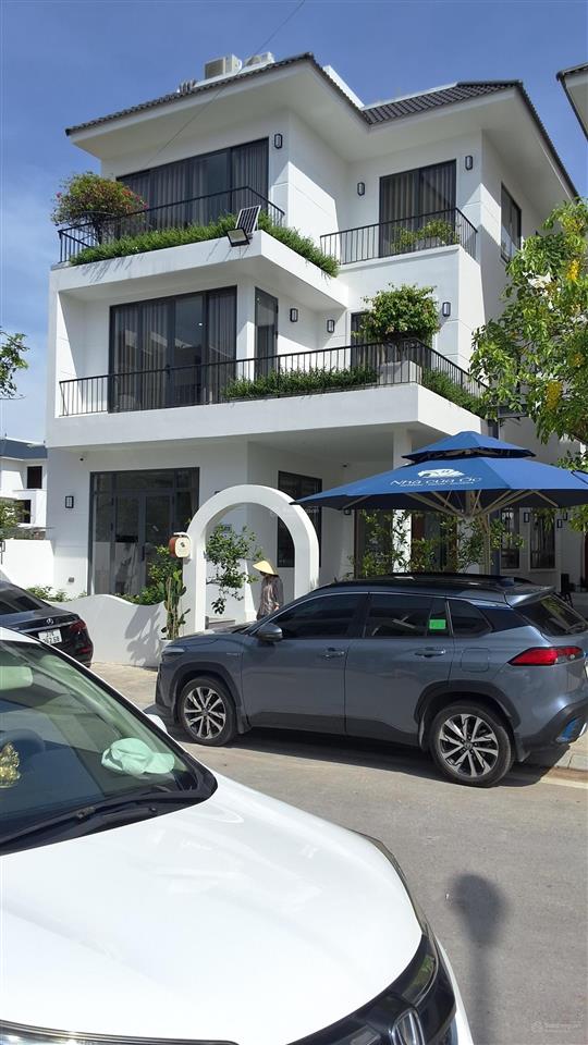 Gấp gấp  8,x tỷ căn nhà vườn  dt 10x175 = 175m2  dự án cửa lò beach villa  đối diện vin wonder