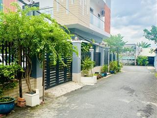 Nhà ngay chợ đêm đường man thiện, căn góc 2 mặt tiền, 176m2, đường ô tô, hoàn công, dòng tiền tốt