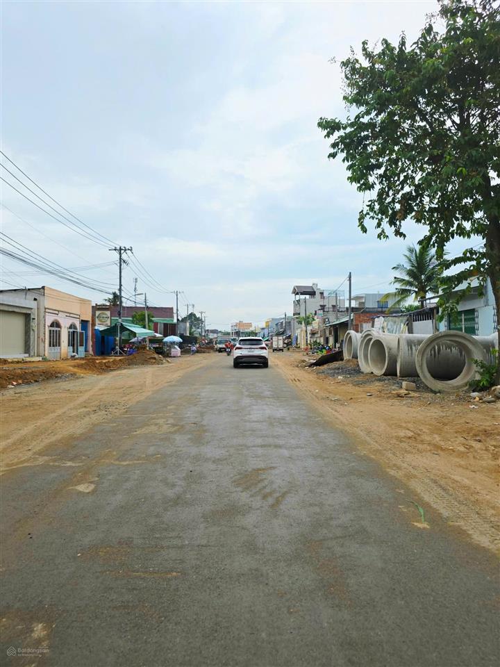 Gấp bán lô góc 3 mặt tiền, 131m2, ngang 13.1m, đường ô tô, gần vinhomes grand park, chợ lò lu