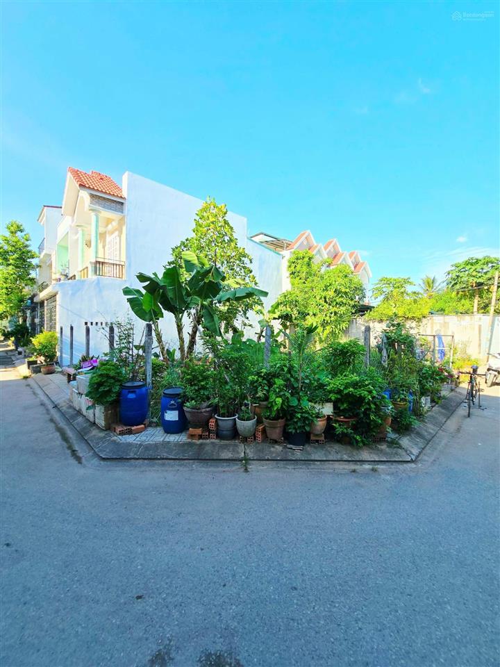 Gấp bán lô góc 3 mặt tiền, 131m2, ngang 13.1m, đường ô tô, gần vinhomes grand park, chợ lò lu