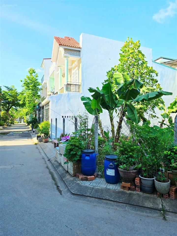 Gấp bán lô góc 3 mặt tiền, 131m2, ngang 13.1m, đường ô tô, gần vinhomes grand park, chợ lò lu