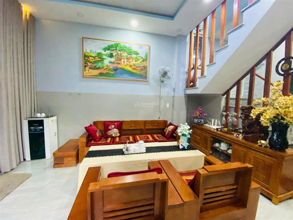 Bán căn nhà 2 tầng lô góc đẹp, giấy tờ hợp lệ pháp lý rõ ràng , hòn nghê vĩnh ngọc, giá 850 triệu
