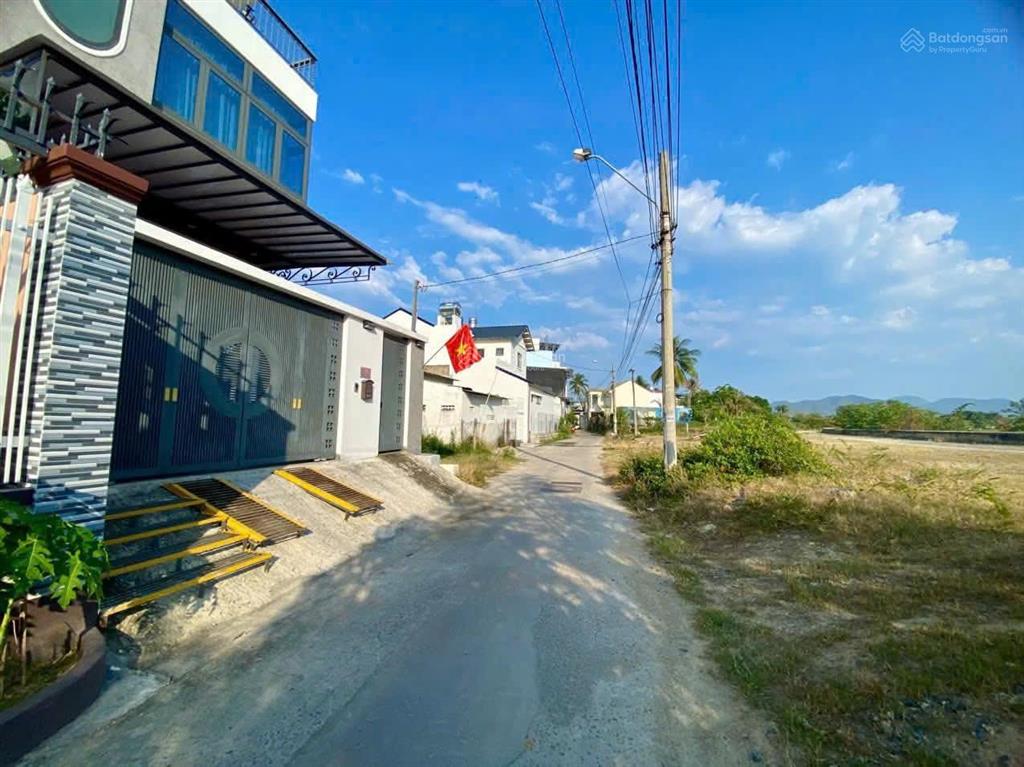 Bán lô đất đẹp thôn thái thông phường nam nha trang dt 345m ngang 15m, giá bán nhanh 21,5 tr /m