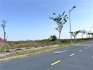 Bán đất 32ha 324700m2 kcn phú mỹ, bà rịa vũng tàu 3,6 triệu/m²
