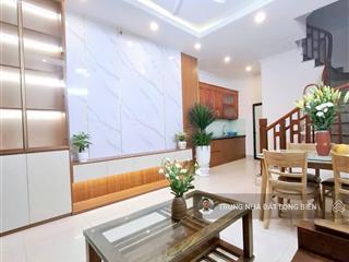 Gấp gấp bán nhà thạch bàn cổ linh 35m2 x 5 tầng full nội thất xịn xò ngõ rộng 3m gần aeon mall