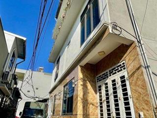 Bán gấp căn nhà cự khối 35m2 4 tầng 3 ngủ full nội thất xịn xò ô tô đỗ cửa gần aeon mall long biên