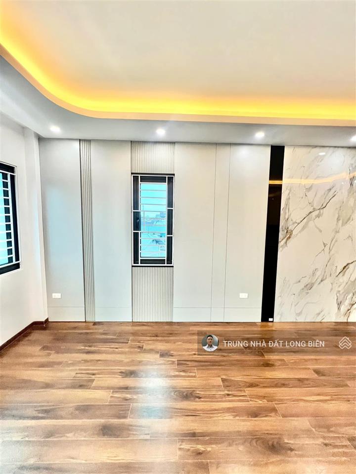 Hiếm 5,2 tỷ nhà 35m2 x 5 tầng ô chờ thang máy ngõ cực nông ngay cầu thanh trì sang phố rất tiện