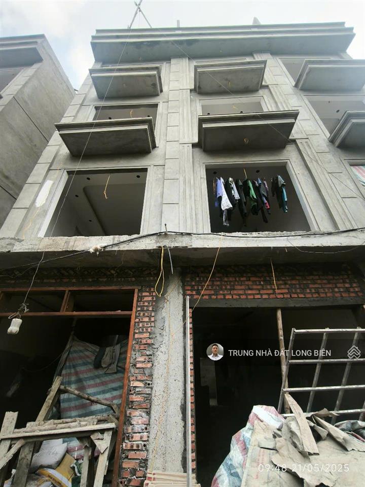 Hiếm 5,2 tỷ nhà 35m2 x 5 tầng ô chờ thang máy ngõ cực nông ngay cầu thanh trì sang phố rất tiện