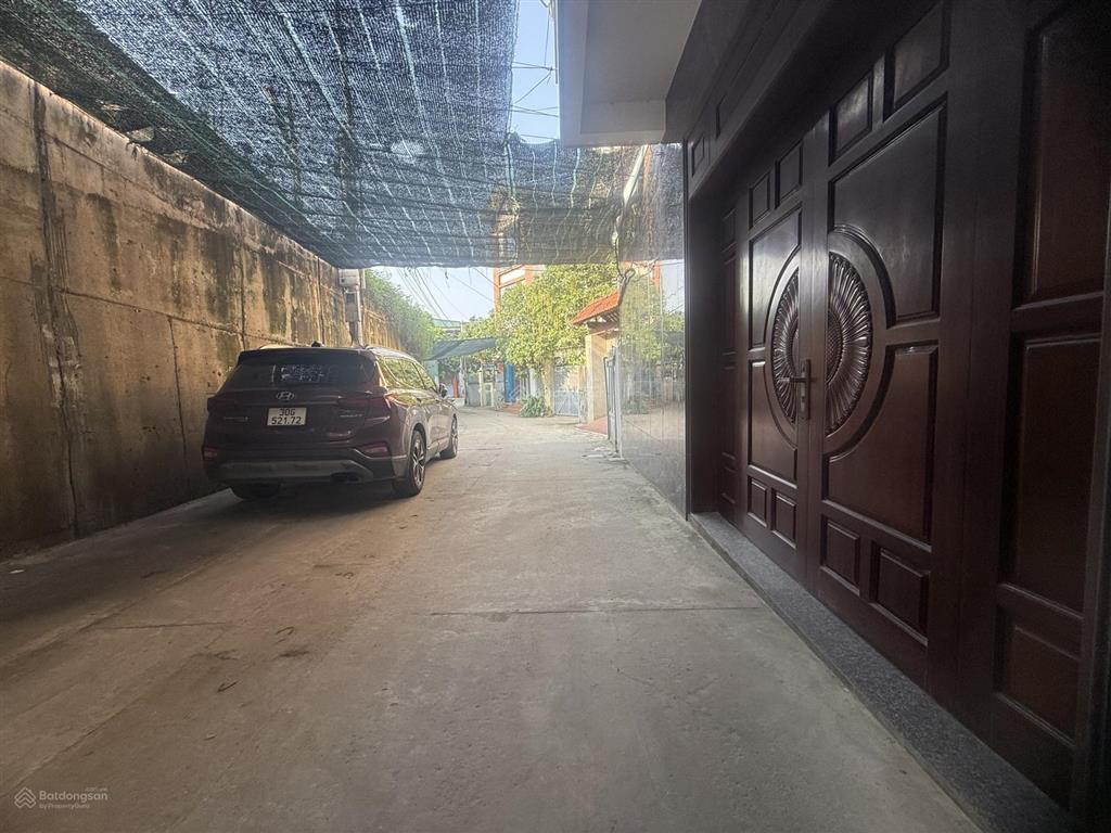 Cần bán đất tại sơn trung yên sơn (nay là xã q.oai) cách chợ và đại lộ thăng long chỉ vài trăm mét