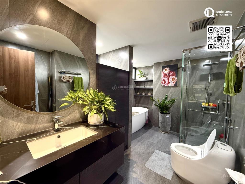 Chính chủ bán penthouse sân vườn với 03 tầng sử dụng 288m2 tại new skyline văn quán hà đông