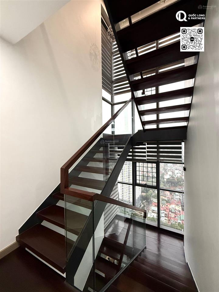 Chính chủ bán penthouse sân vườn với 03 tầng sử dụng 288m2 tại new skyline văn quán hà đông