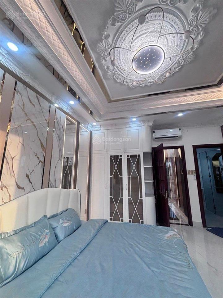 Duy nhất 1 căn 60m2 ngang 4.4 5 tầng 6pn giáp lê văn sỹ