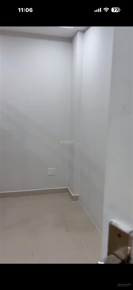 Cho thuê phòng thành tthái quận 10
diệnw tích 20m2 lầu 1