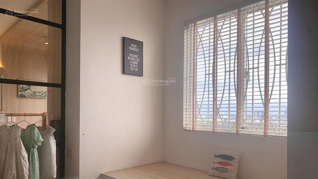 Chính chủ gửi bán căn hộ 1pn ot sky center / tân bình  diện tích 50m2  giá bán 3,65 tỷ