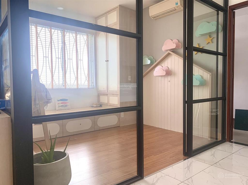 Chính chủ gửi bán căn hộ 1pn ot sky center / tân bình  diện tích 50m2  giá bán 3,65 tỷ