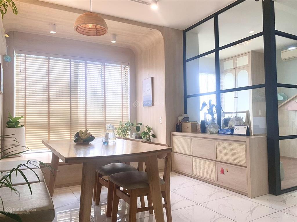 Chính chủ gửi bán căn hộ 1pn ot sky center / tân bình  diện tích 50m2  giá bán 3,65 tỷ