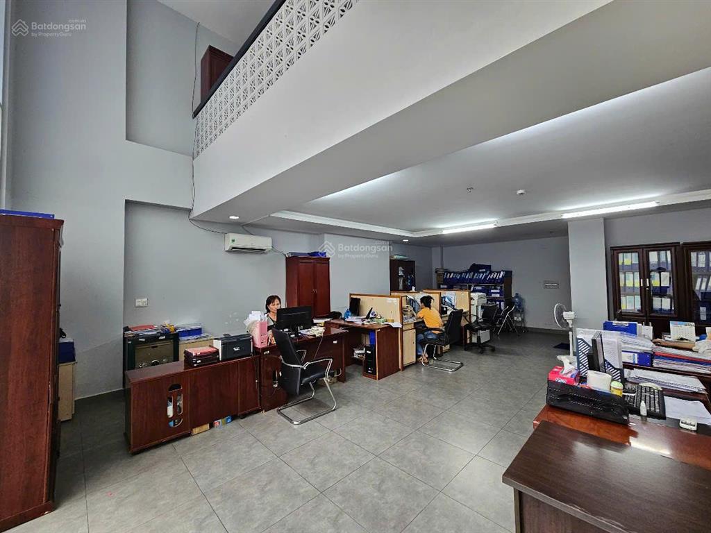 Chính chủ bán shophouse sky center / dt 130m2  giá bán 6,5 tỷ  cam kết giá thật, không đăng ảo