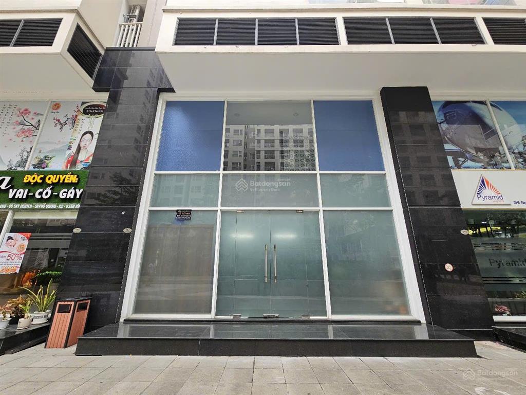 Chính chủ bán shophouse sky center / dt 130m2  giá bán 6,5 tỷ  cam kết giá thật, không đăng ảo