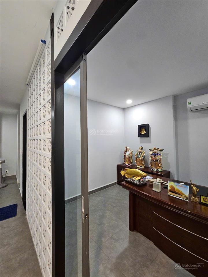 Chính chủ bán shophouse sky center / dt 130m2  giá bán 6,5 tỷ  cam kết giá thật, không đăng ảo