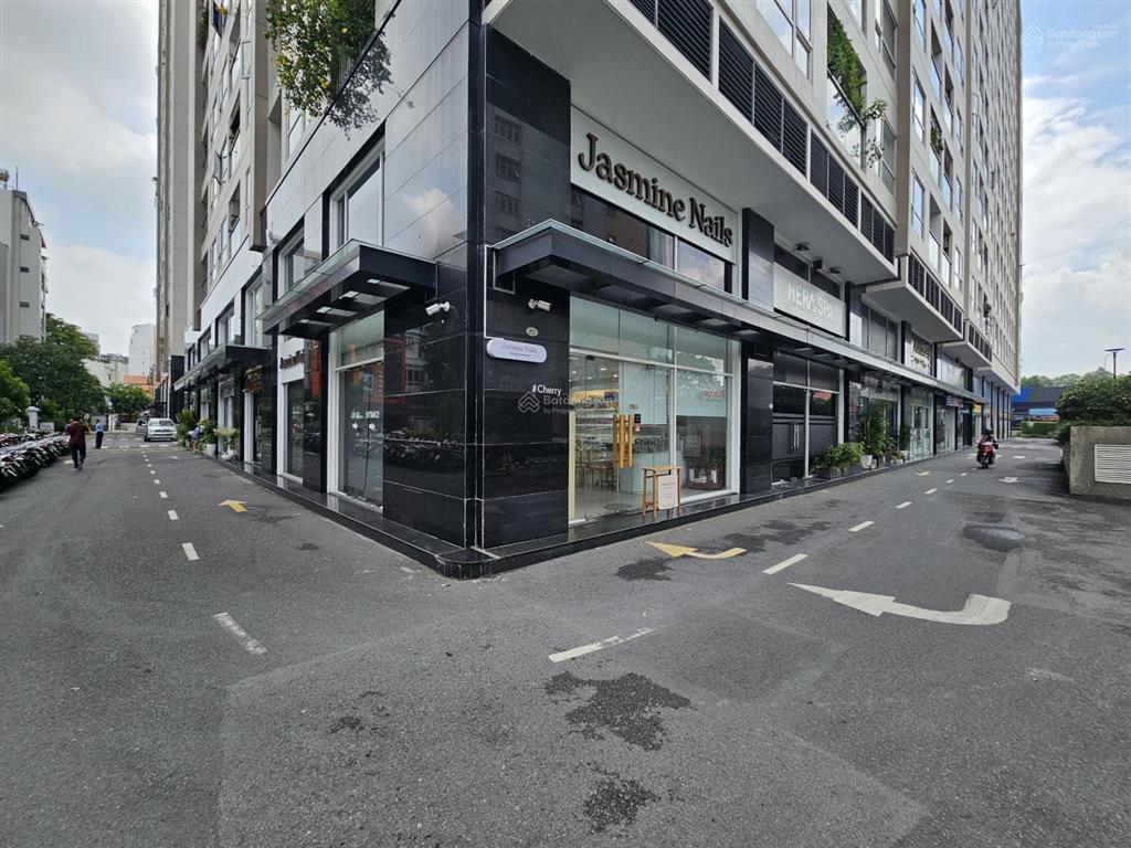 Chính chủ bán shophouse sky center / dt 130m2  giá bán 6,5 tỷ  cam kết giá thật, không đăng ảo