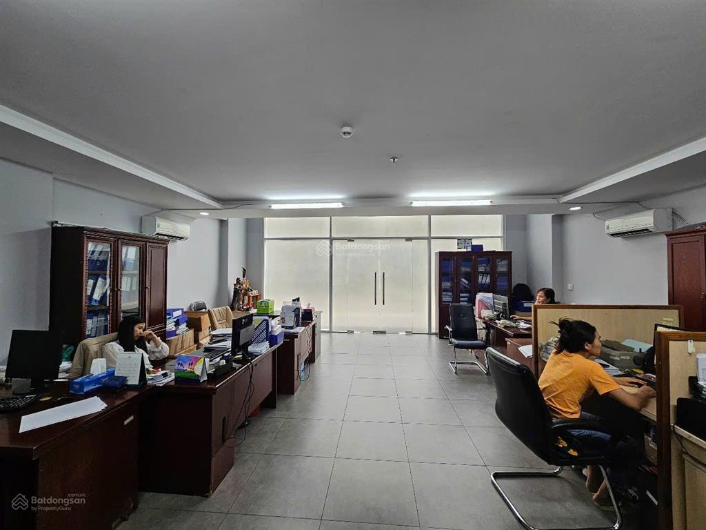 Chính chủ bán shophouse sky center / dt 130m2  giá bán 6,5 tỷ  cam kết giá thật, không đăng ảo