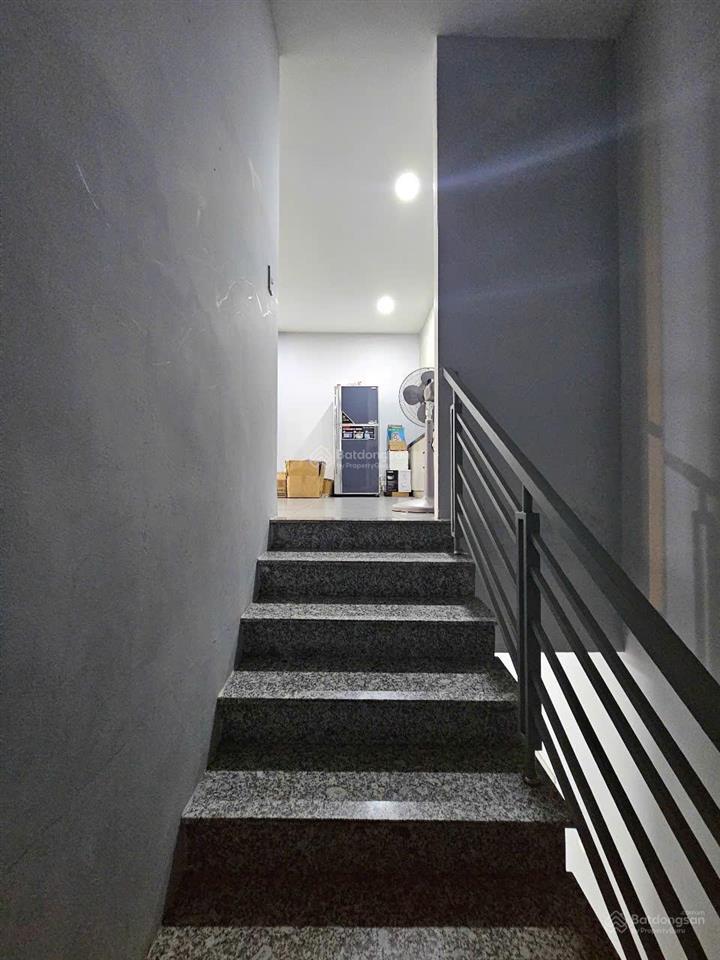 Chính chủ bán shophouse sky center / dt 130m2  giá bán 6,5 tỷ  cam kết giá thật, không đăng ảo
