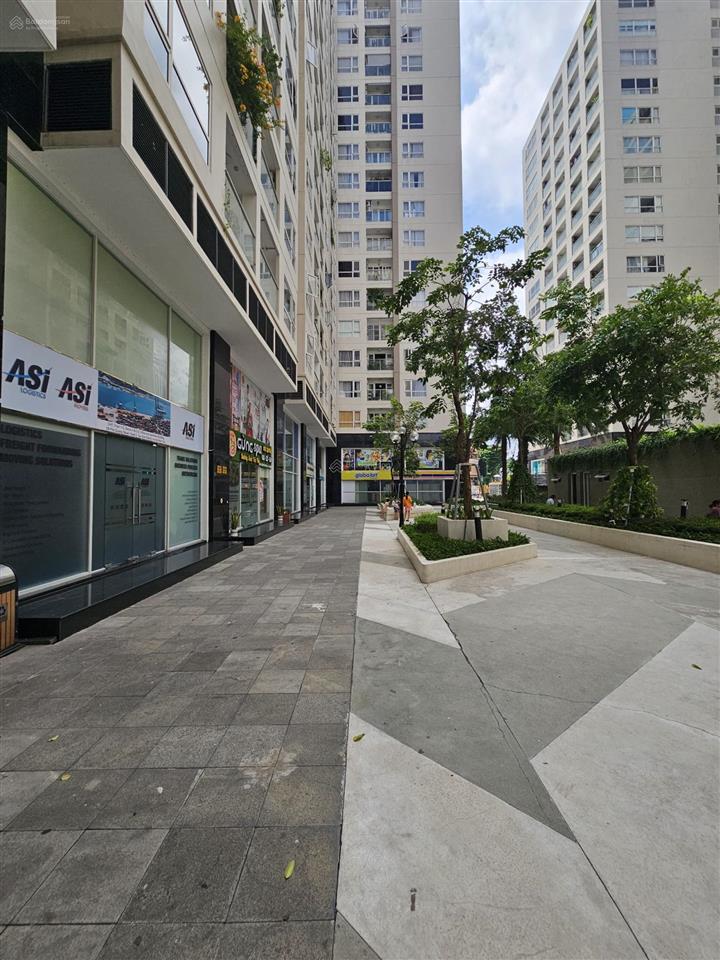 Chính chủ bán shophouse sky center / dt 130m2  giá bán 6,5 tỷ  cam kết giá thật, không đăng ảo
