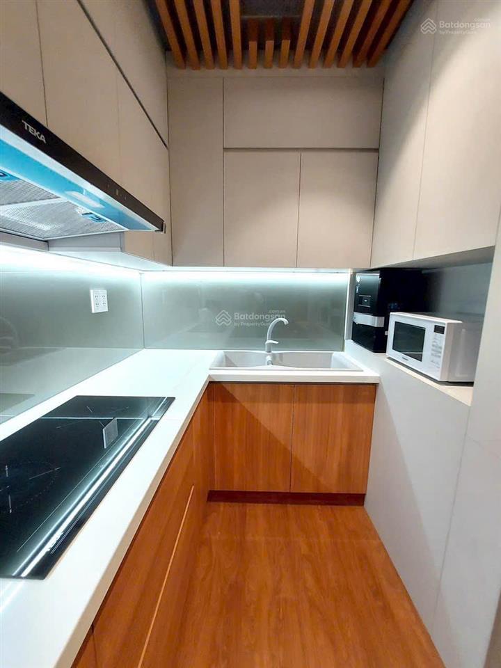 Mình cần bán căn hộ 4pn kingston residence / phú nhuận  dt 140m2  giá 15,8 tỷ  view thoáng mát