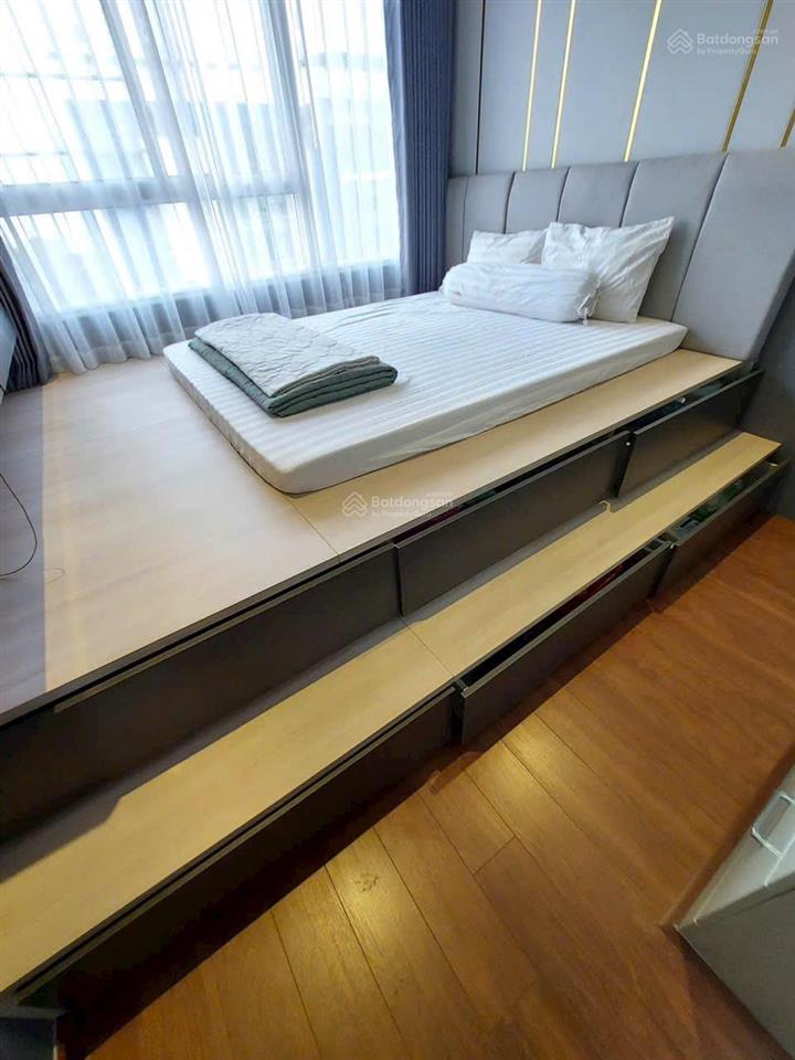 Mình cần bán căn hộ 4pn kingston residence / phú nhuận  dt 140m2  giá 15,8 tỷ  view thoáng mát