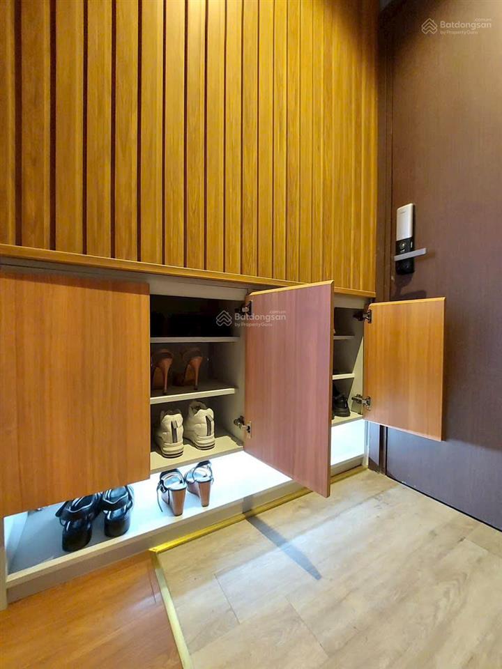 Mình cần bán căn hộ 4pn kingston residence / phú nhuận  dt 140m2  giá 15,8 tỷ  view thoáng mát