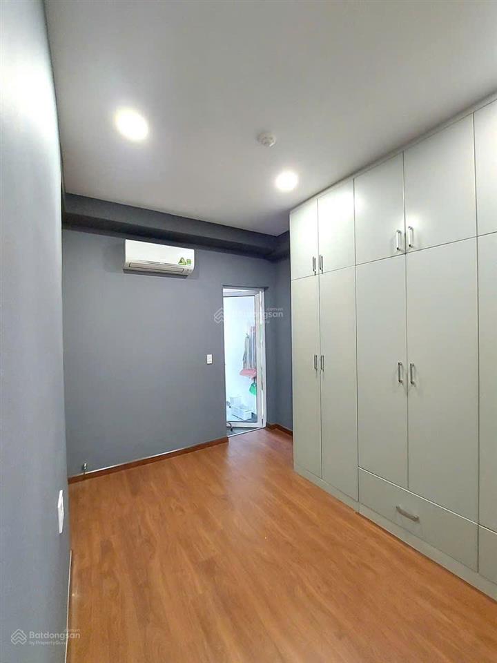 Mình cần bán căn hộ 4pn kingston residence / phú nhuận  dt 140m2  giá 15,8 tỷ  view thoáng mát