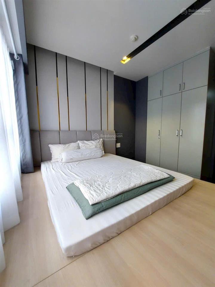 Mình cần bán căn hộ 4pn kingston residence / phú nhuận  dt 140m2  giá 15,8 tỷ  view thoáng mát