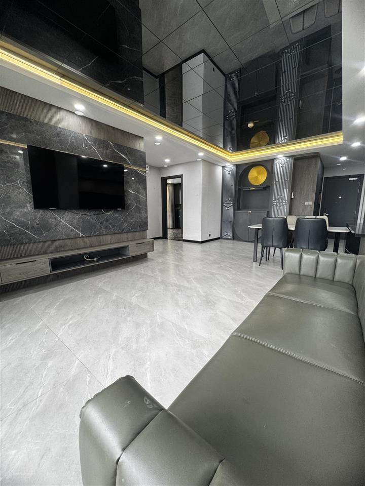 Cho thuê gold view q4  3pn 2wc 117m nội thất đủ, 5p đi q1, bơi gym,chỉ 23 tr rẻ nhất bến vân đồn