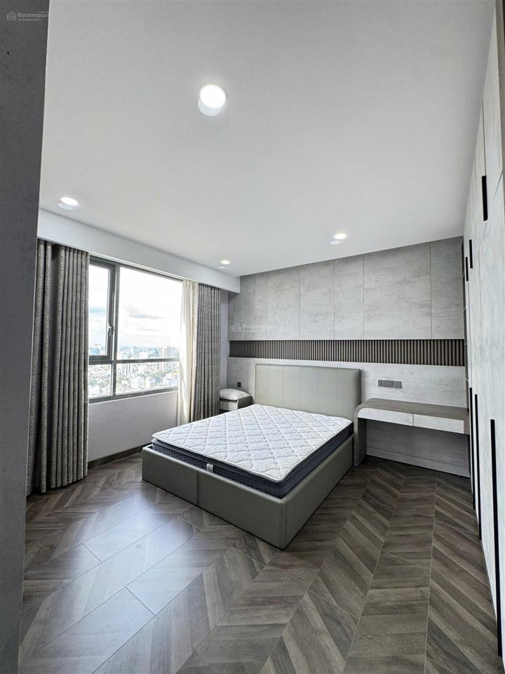 Cho thuê gold view q4  3pn 2wc 117m nội thất đủ, 5p đi q1, bơi gym,chỉ 23 tr rẻ nhất bến vân đồn