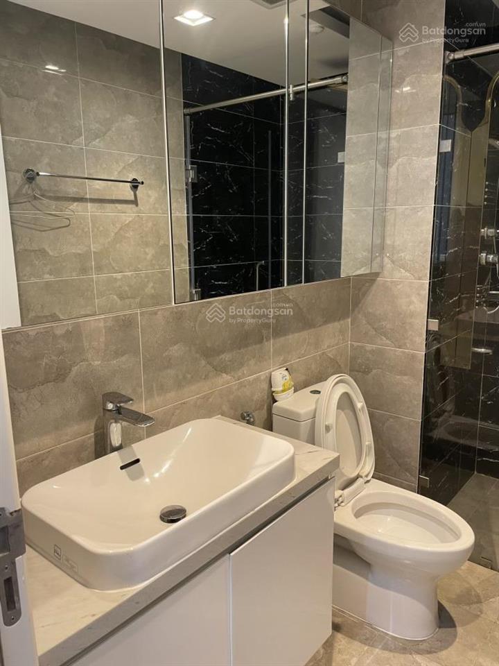 Cho thuê gold view q4 2pn 2wc vỉew sông  nội thất đủ  giá 17.000.000đ/th  5p đi q1  bơi gym